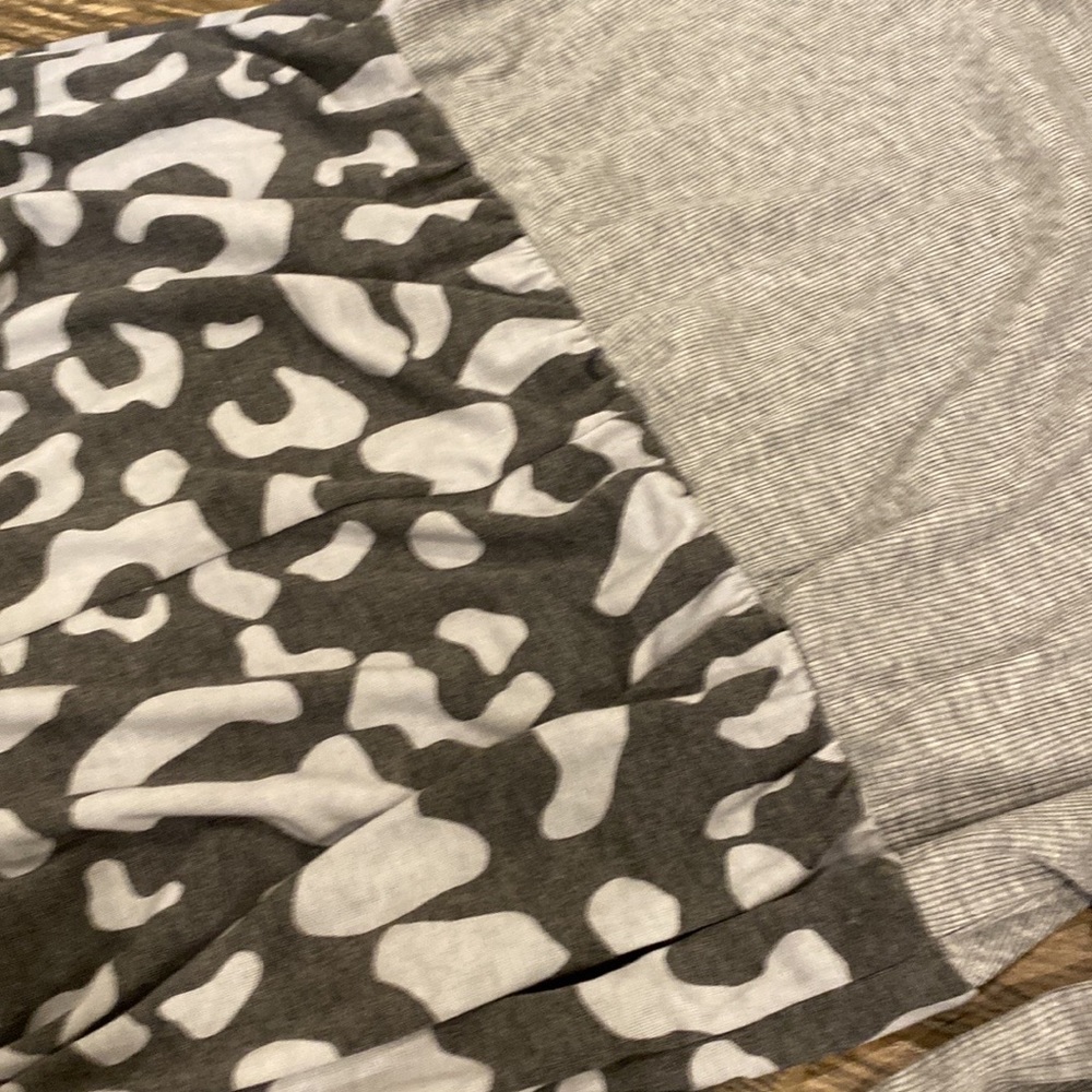 New Sew In Live Sz L Gray Animal Print Baby Doll Top With Pockets - Picture 4 of 9